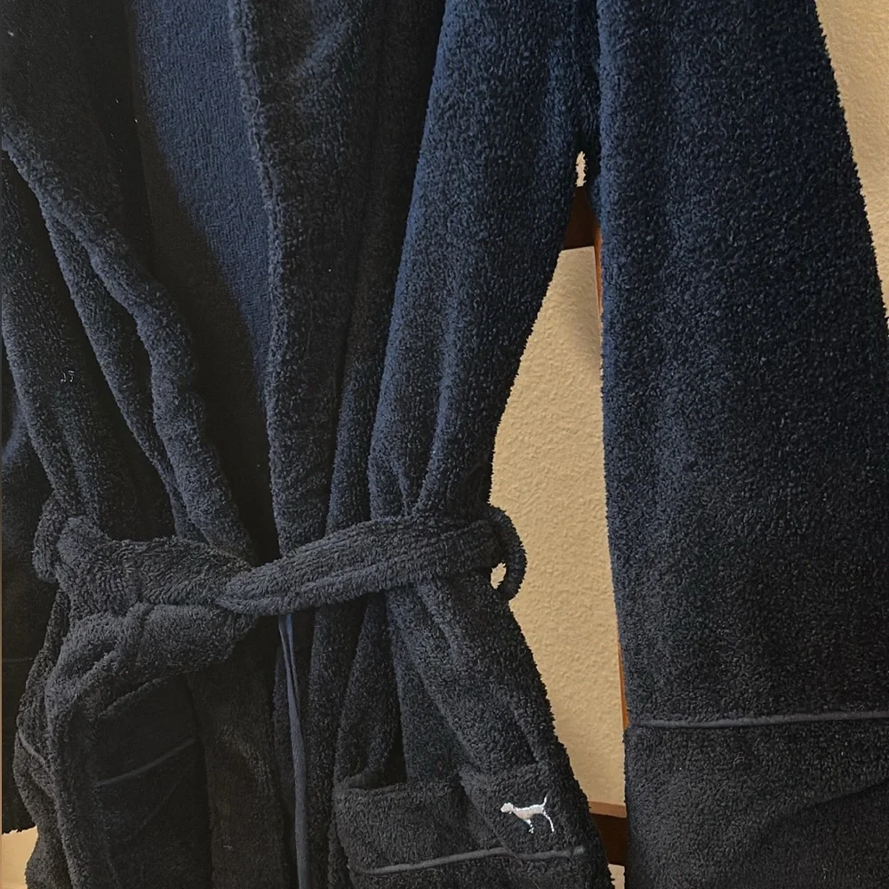 Victoria Secrets Robe! - Picture 3 of 4